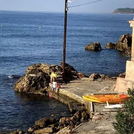 Casa vacanze Cabanon Moderne, Les Pieds Dans L'eau, 2 Le Pradet
