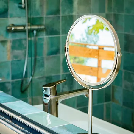 Cabanon Moderne, Les Pieds Dans L'eau, 2 לה פרדה