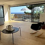 Cabanon Moderne, Les Pieds Dans L'eau, 2 Сasa de vacaciones Le Pradet