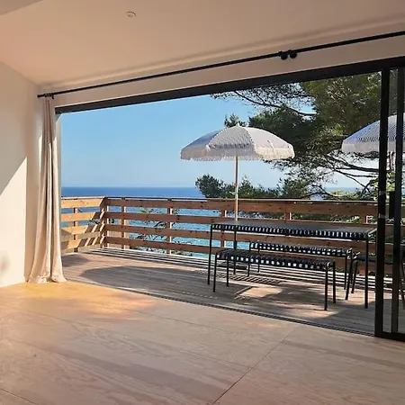 Cabanon Moderne, Les Pieds Dans L'eau, 2 * Le Pradet