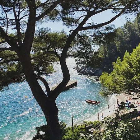 Holiday home Cabanon Moderne, Les Pieds Dans L'eau, 2 Le Pradet