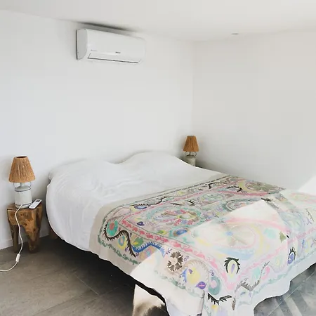 Cabanon Moderne, Les Pieds Dans L'eau, 2 Le Pradet
