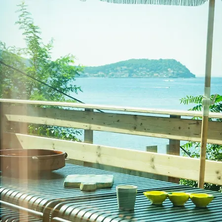 Cabanon Moderne, Les Pieds Dans L'eau, 2 Hébergement de vacances *