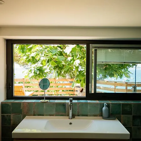 Cabanon Moderne, Les Pieds Dans L'eau, 2 Сasa de vacaciones *