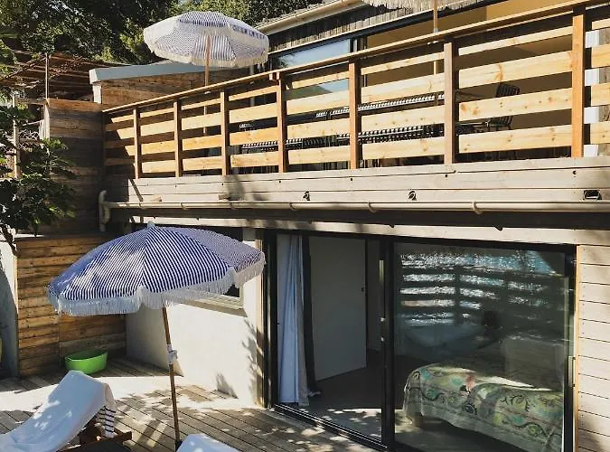 Ferienhaus Cabanon Moderne, Les Pieds Dans L'eau, 2 *