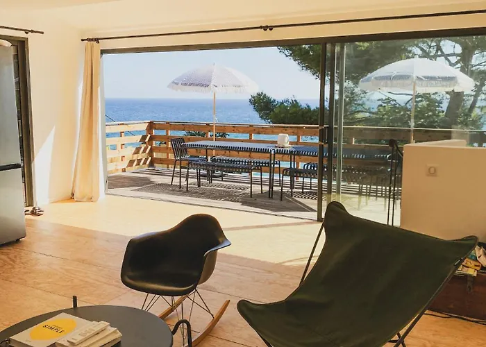 Cabanon Moderne, Les Pieds Dans L'eau, 2 * Le Pradet