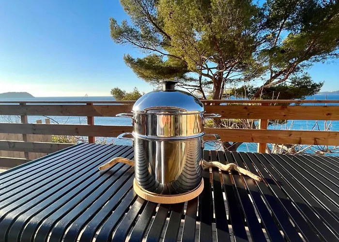 Cabanon Moderne, Les Pieds Dans L'eau, 2 Le Pradet