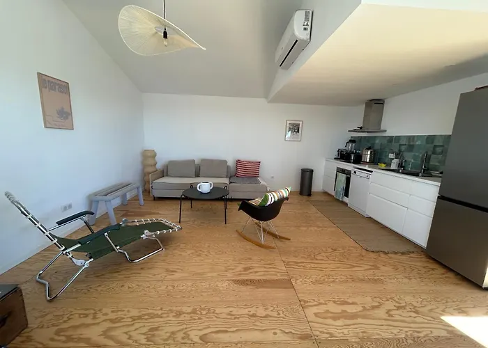 Cabanon Moderne, Les Pieds Dans L'eau, 2 Ferienhaus